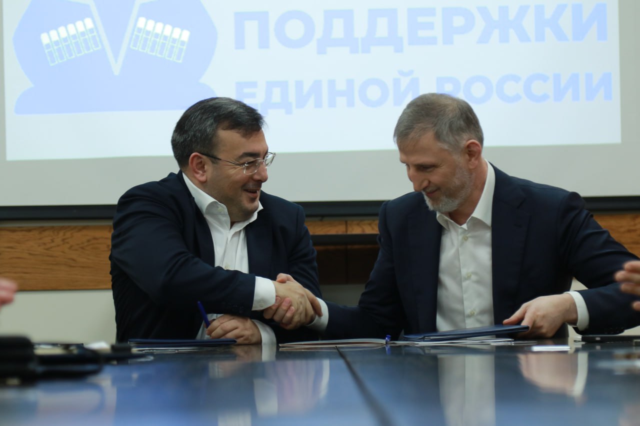 Министр труда Дагестана провел встречу в Штабе Общественной поддержки